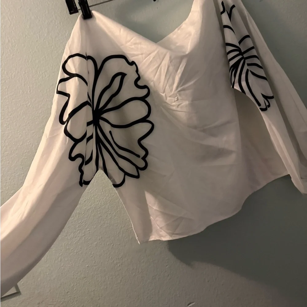 White Off-Shoulder Top with Black Floral Design - Picture 2 of 4